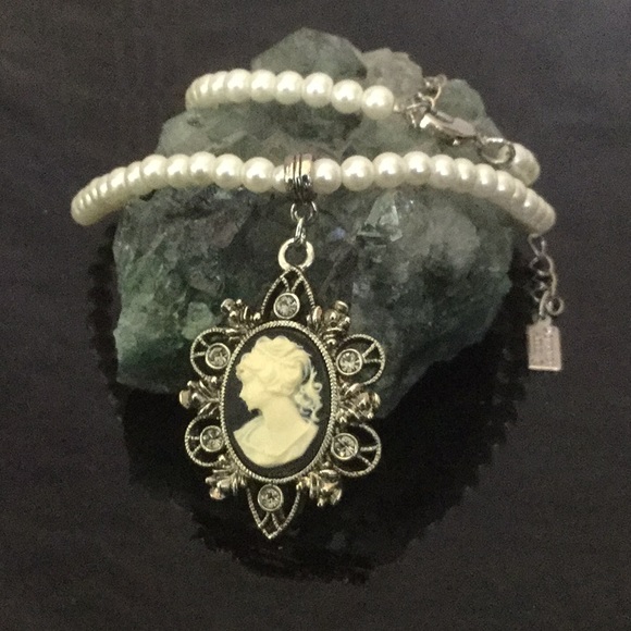 Vtg.15”W/3”FreshwaterCultured White Pearl&CameoPdt - Picture 8 of 14